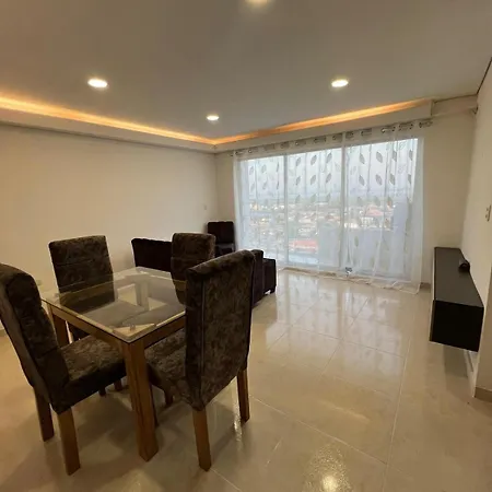Apartamento 5 Minutes From The Airport, Sea And Center
